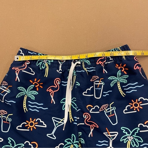 Chubbies The Neon Lights Swim Trunks With Built-In Mesh Brief Liner Size Medium - Picture 8 of 9